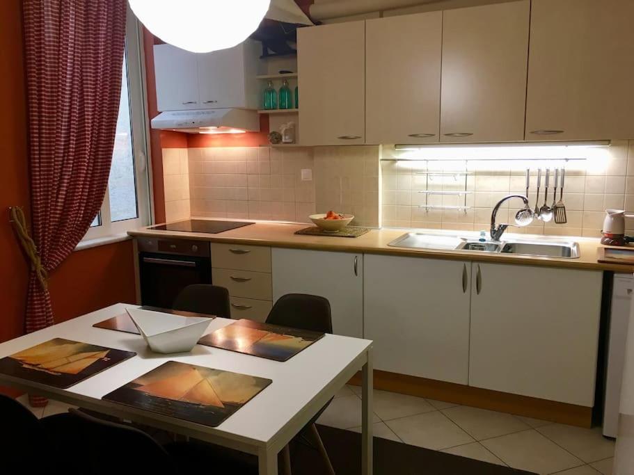 Central Spacious Apartment 70Sqm Trablus Dış mekan fotoğraf
